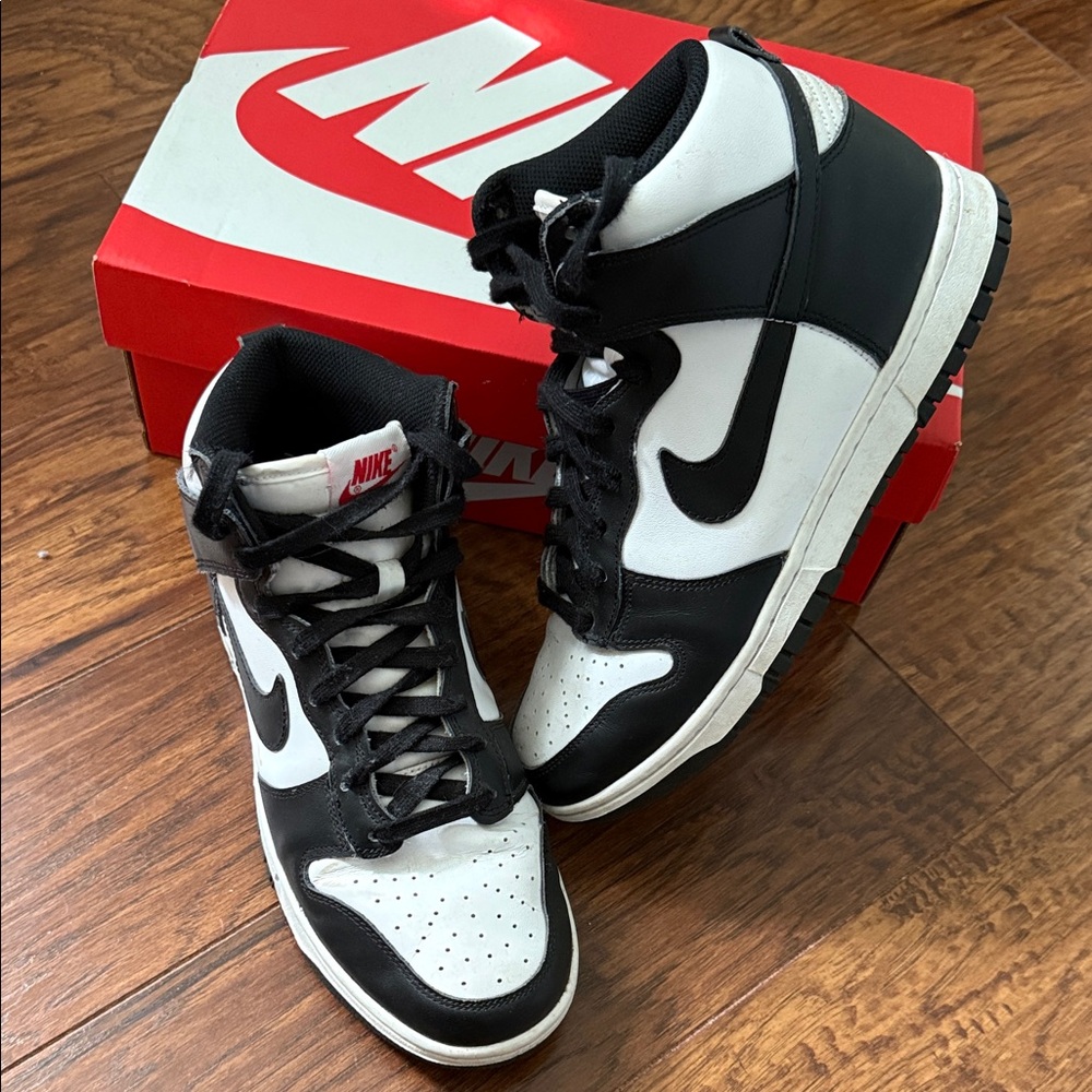 Nike Dunk High Black and White